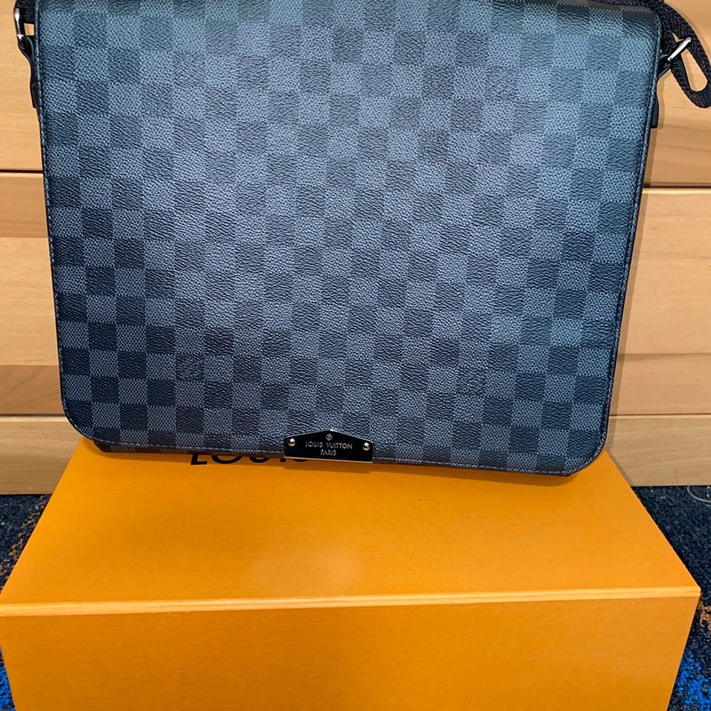 Louis Vuitton mens messenger bag